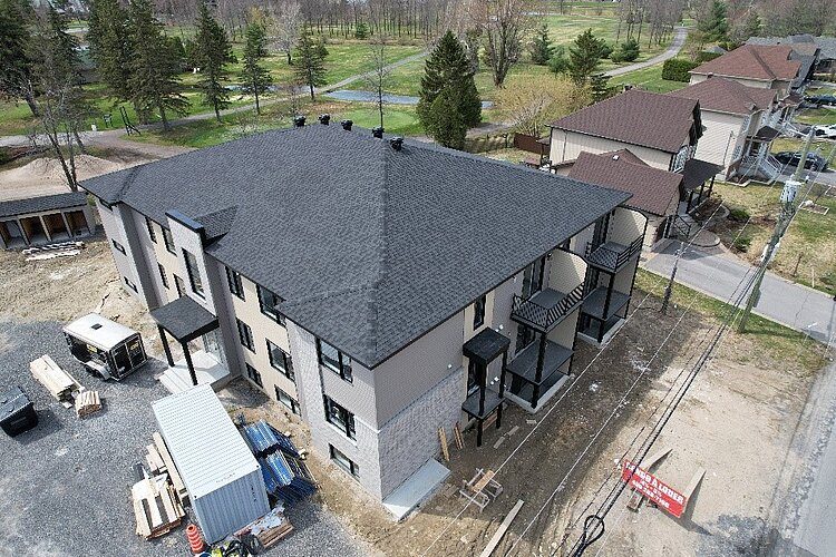 Attestation de conformité des travaux surveillés pour un projet de construction de 12 logements à Saint-Zotique pour le compte de CIS Condos locatifs